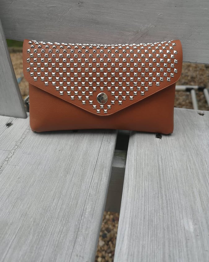 Nerka/saszetka ćwieki